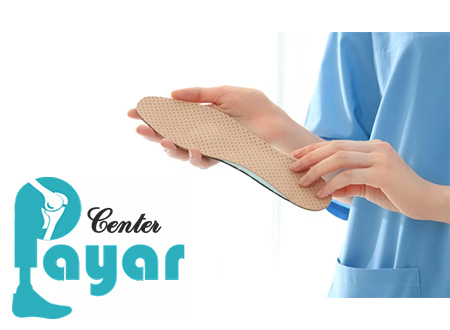 بریس قوس کف پا با کفی طبی برای قوس کف پا چه تفاوتی دارد؟